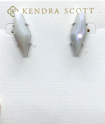 Aretes Kendra Scott Belinda en tono plata ágata con bandas blancas iridiscentes Foto 1 de 4