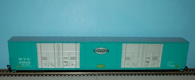 HO Athearn NYC-New York Central 86' eight door Hi-cube Boxcar - Image 1 of 4