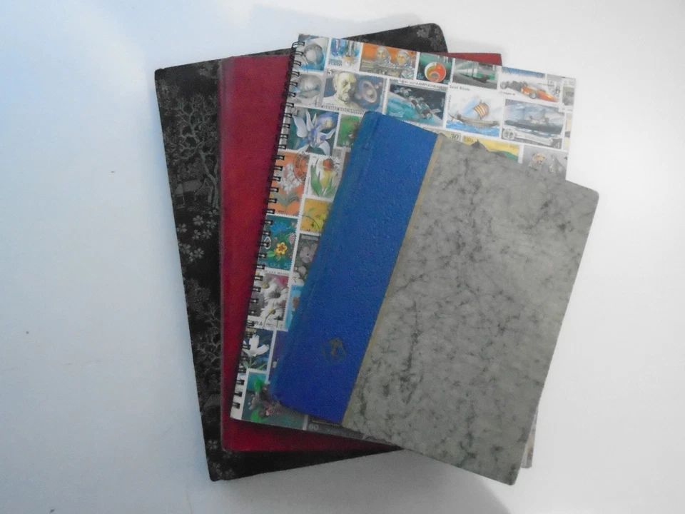 Australia - Colección usada principalmente en cuatro libros antiguos. Ver fotos abajo. Foto 1 de 1