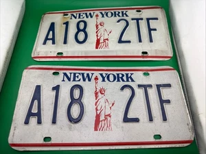 Vintage New York Nummernschild Paar Freiheitsstatue NY - Bild 1 von 2