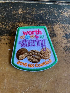 Girl Scouts Patch/Badge: Worth Sharing: Girl Scout Cookies (2016) - Picture 1 of 1