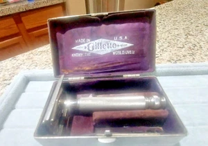 Vtg 1940's Gillette Travel Kit with Razor in Metel case Y53 - Picture 1 of 5