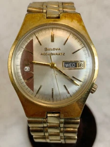 Vintage BULOVA Accuquartz Day Date Uhr. 10 Karat vergoldetes Gehäuse Diamant N2 - Bild 1 von 13