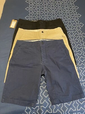 ☄️💥Lote de 3: Pantalones cortos chinos Jack & Jones talla L grandes negros, caqui y azul marino. Foto 1 de 2