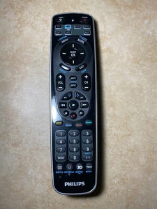Philips 7 in 1 Universal Remote with Simple Setup (SRP5107/27) - Picture 1 of 4