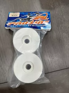 RC PRO-LINE 23 mm Wheels White MAXX Std Offset (2) 2684-04 - Picture 1 of 3