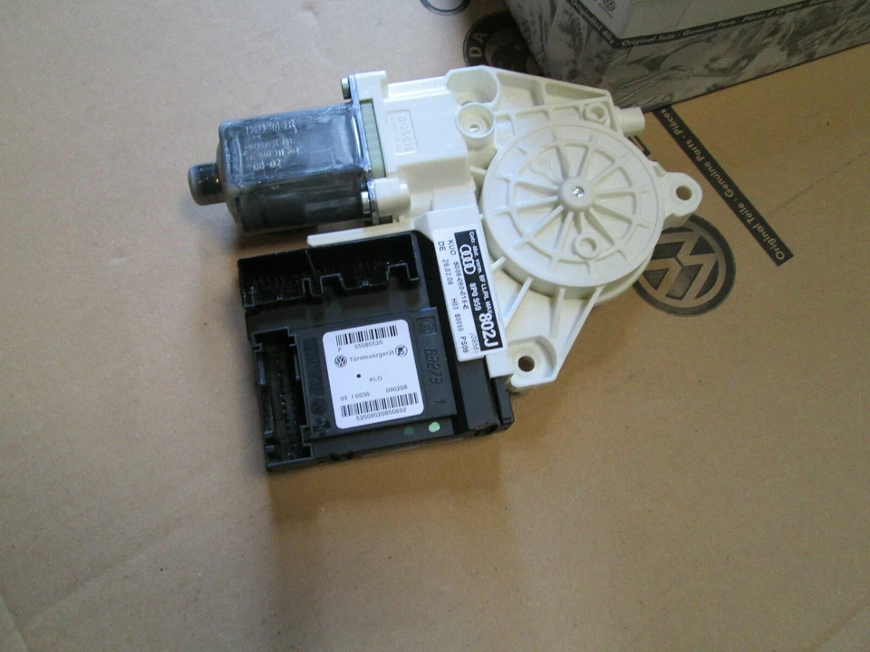 8P0959802J Front Left Window Motor Audi A3 2008-2013 New Genuine  - Image 1 of 1