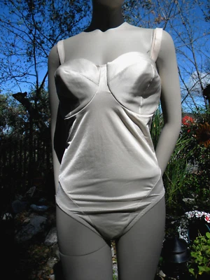 CACIQUE WOMEN'S TAN SPANDEX NYLON UNDERWIRE BODYSHAPER BODYSUIT SZ 40D - Image 1 of 4