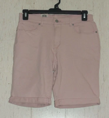 NUEVO CON ETIQUETAS BERMUDAS BERMUDAS LEVI'S ROSA ELÁSTICO DENIM TIRO MEDIO TALLA 8 / W29 Foto 1 de 3