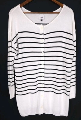 Cardigã CAbi pequeno listrado preto branco com botões manga longa #6164 - Imagem 1 de 4