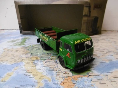 Camion d'autrefois simca cargo air liquide marque ixo echelle 1/43em neuf +boite - Photo 1/4
