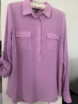 ¡Verano! Old Navy talla M lila brillante medio botón abajo manga larga. Poco uso. Foto 1 de 2