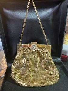 Vintage Whiting & Davis gold mesh evening bag - B39 - Picture 1 of 11