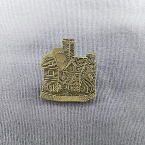 David Winter Fairy Miniature Homes Artist Metal Lapel Hat Pin 1 1/4" Souvenir - Picture 1 of 2