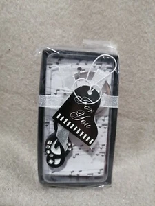 Sweet  Key Rings - Musical Note Key Chain - Wedding Shower Party Favors - Picture 1 of 2