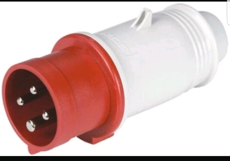 RS Pro IP44 Red Cable Mount 3P+E Industrial Power Plug, Rated At 32A, 380 - 415 - Image 1 of 1