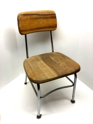 Silla infantil vintage Heywood Wakefield de madera y cromo Foto 1 de 4