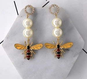 Elegant Pearl Bee Drop Earrings | Gold Enamel Insect Jewelry Vintage Style NWT - Picture 1 of 4