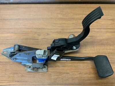 2012-2014 Ford Focus Brake and Gas Pedal Assy BV61-2467-HB OEM ** Foto 1 de 4
