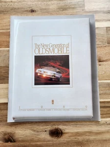 1989 OLDSMOBILE CUTLASS CIERA TORONADO REGENCY SALES BROCHURE CATALOG 31 PAGES - Picture 1 of 5