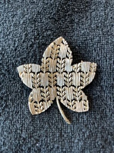 Vintage LISNER Blatt Pin, Mid Century Modern, goldfarben, vor 1959 - Bild 1 von 2