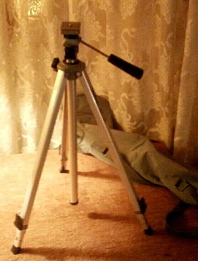  Velbon Aluminum Camera Tripod model TGK-33  - Image 1 of 1