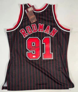Dennis Rodman Signed Autograph 1995-96 Mitchell & Ness Swingman Jersey JSA witn - Picture 1 of 6