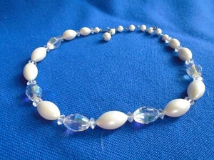 Vintage White Beaded Necklace Simple Elegant Single Strand - Picture 1 of 4