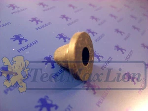 Bouchon récepteur caoutchouc Malle AR Peugeot 203 403 204 304 404 504 505 305 P4 - Picture 1 of 7