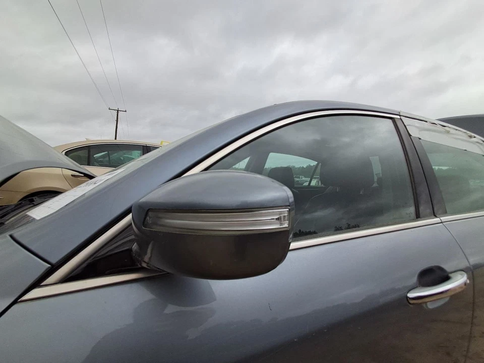 2014 Hyundai Genesis LH Driver Side Mirror Assembly OEM Heated Used 2727919 - Image 1 of 4