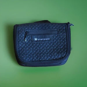Sherpani Passage hängendes Reiseset Kulturbeutel Kosmetiktasche gesteppt schwarz Neu mit Etikett - Bild 1 von 8