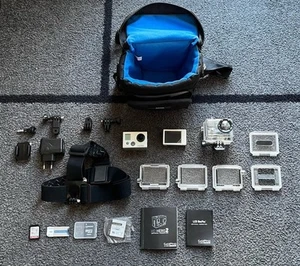 GoPro Hero 2 + Zubehör - Bild 1 von 11