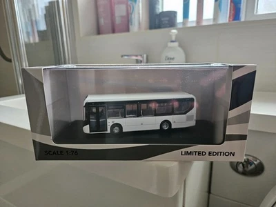 80M OMNIDEKKA MODELS MMCWHITE ENVIRO 200MMC