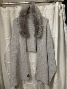 J McLaughlin Pelz Schal Halstuch Schal Kaschmir & Wolle beige vorne offen gebraucht, in einwandfreiem Zustand - Bild 1 von 8