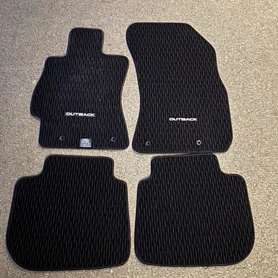 Alfombrillas Subaru Outback 2016-2019 - Juego de 4 J501SAL002 Foto 1 de 4