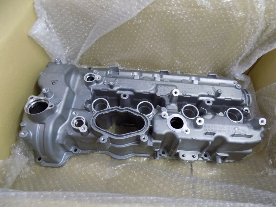 Genuine BMW 5 Series F10 M5 & M6 S63N Cam Cover 11128648131 - Image 1 of 1