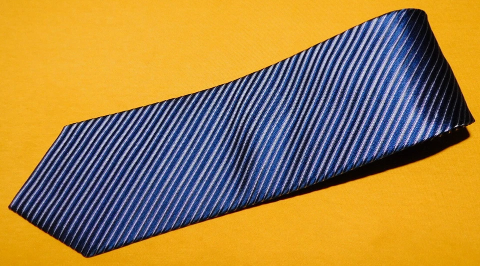 CORBATA A RAYAS MULTICOLOR SIETE PLIEGUES ALARA PARA HOMBRE - CORBATAS - ROPA PARA EL CUELLO - CORBATAS DE DISEÑADOR Foto 1 de 4