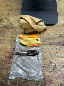 1981 Suzuki GS650G Tachometer Gear Driver 26431-47003 - Picture 1 of 8
