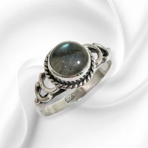 Genuine 925 Sterling Silver Woman's Ring With Authentic Labradorite Gemstone - Picture 1 of 4