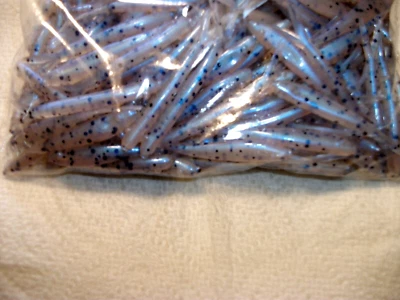 70-2 1/4"-CRAPPIE-PANFISH-OLOR-MINNOWS-JIGS-GRUBS-split tails-flukes-cebos-señuelo Foto 1 de 4