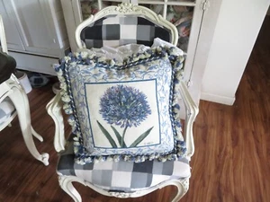 Vintage Aubusson style FRENCH COUNTRY Needlepoint Pillow French Blue Hydrangea - Foto 1 di 10