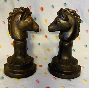 Vintage Horsehead Bookends Horse Chess Piece Cast Iron Pair 7 X 3.5 X 2 In - Picture 1 of 8
