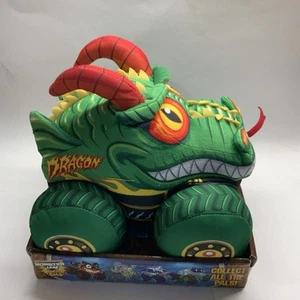 Monster Jam Truckin Pals Dragon Nuevo Peluche Almohada En Caja Juguetes R Us - Imagen 1 de 11
