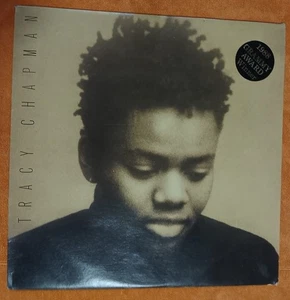 TRACY CHAPMAN - 1988 SELF TITLED AUSTRALIAN/NEW ZEALAND RELEASE - Picture 1 of 9