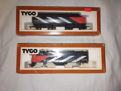 Mantua 260-43(Brown Box)EMD F-7,CN 4316,PWR used + Dmy+Body - Image 1 of 4