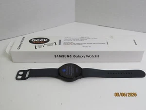 Samsung Galaxy Watch 5 44mm Black Titanium Watch SM-R910 [DJ1119] - Photo 1 sur 5