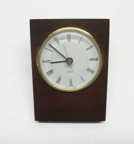 Vintage Slanted Wood Quartz Desk Clock Battery Operated Fast Shipping Tested Cover