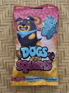 Juguete de Peluche Sorpresa Perros Vs Ardillas Perro Bolsa de Frijoles Ciegos - Imagen 1 de 2