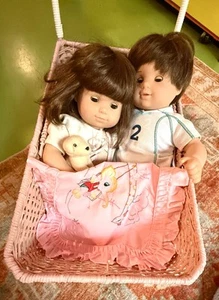 Vtg American Girl Bitty Baby BOY/GIRL TWINS Brown Hair/Eyes RETIRED EUC DRESSED - Picture 1 of 24