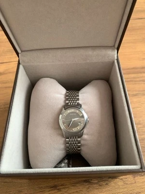 GUCCI G-Timeless YA126503 Ladies Quartz Watch 28mm Brown Dial Date SS - Image 1 of 4